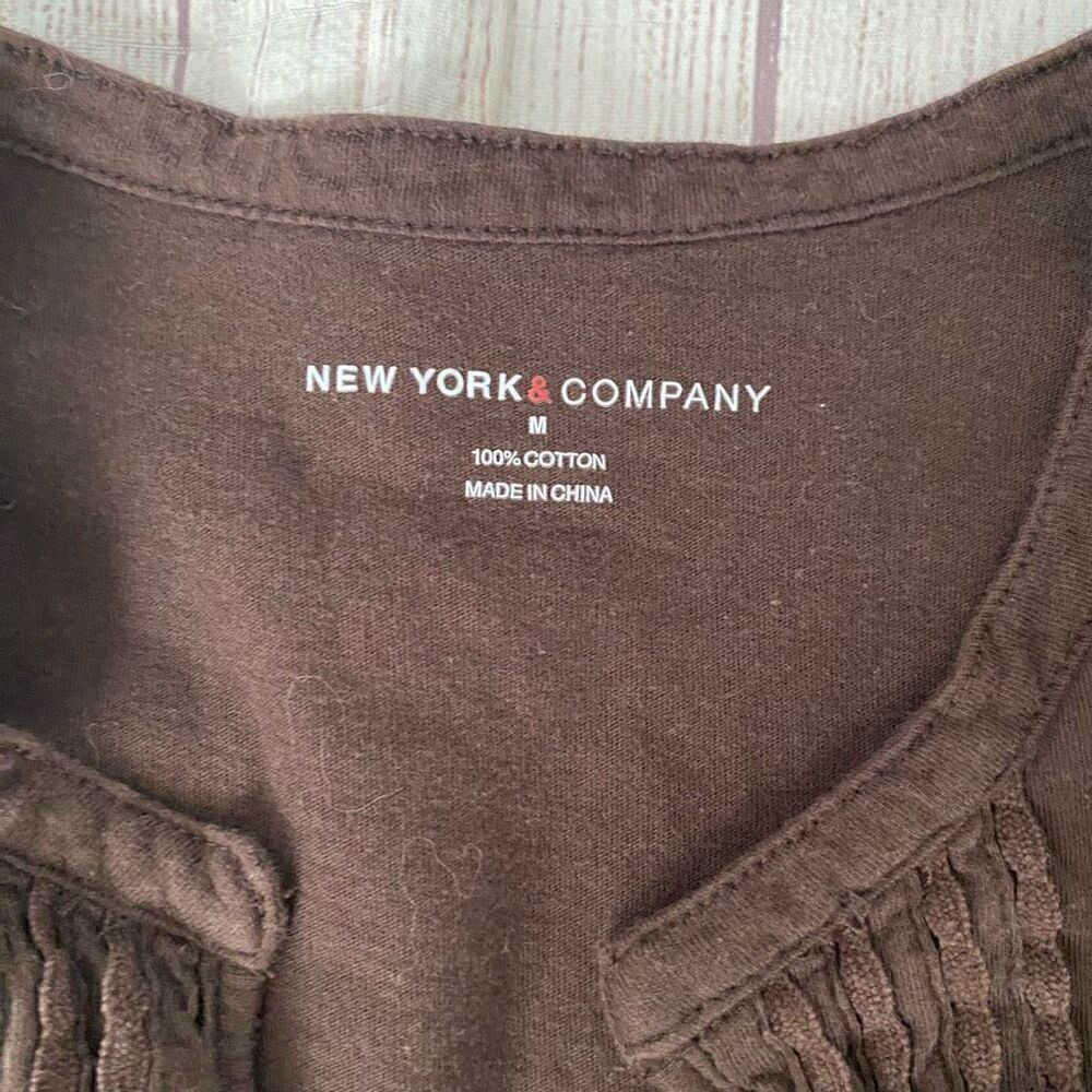 New York & Co women M scoopneck to v-cut pleated tank top brown - Picture 6 of 9